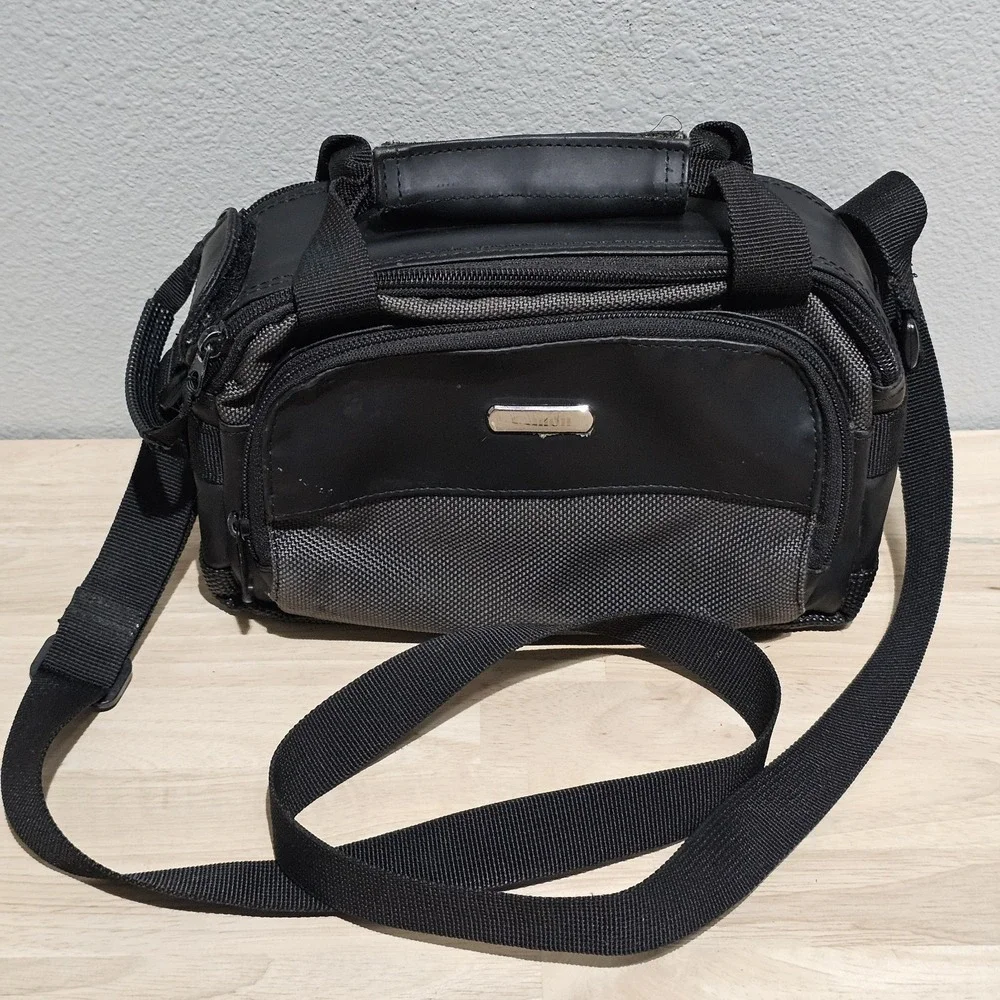 Canon Carry Camera Case Bag Pockets Shoulder Strap Black Preowned